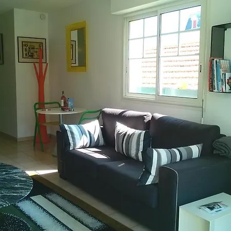 T3 Moderne Avec Terrasse Et Parking -