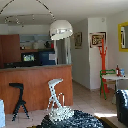 T3 Moderne Avec Terrasse Et Parking - Apartment